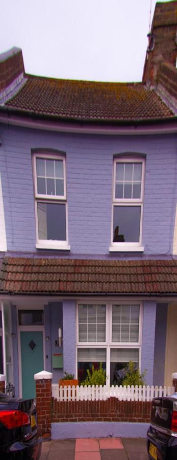 Вилла Beautiful Victorian Terraced House Истбурн Экстерьер фото